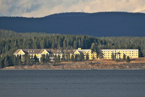 Lake Yellowstone Hotel