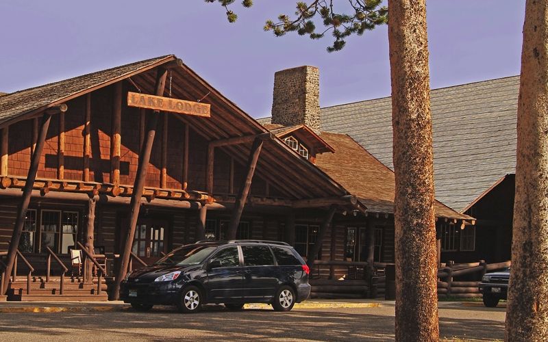 lake-lodge-01-800x500