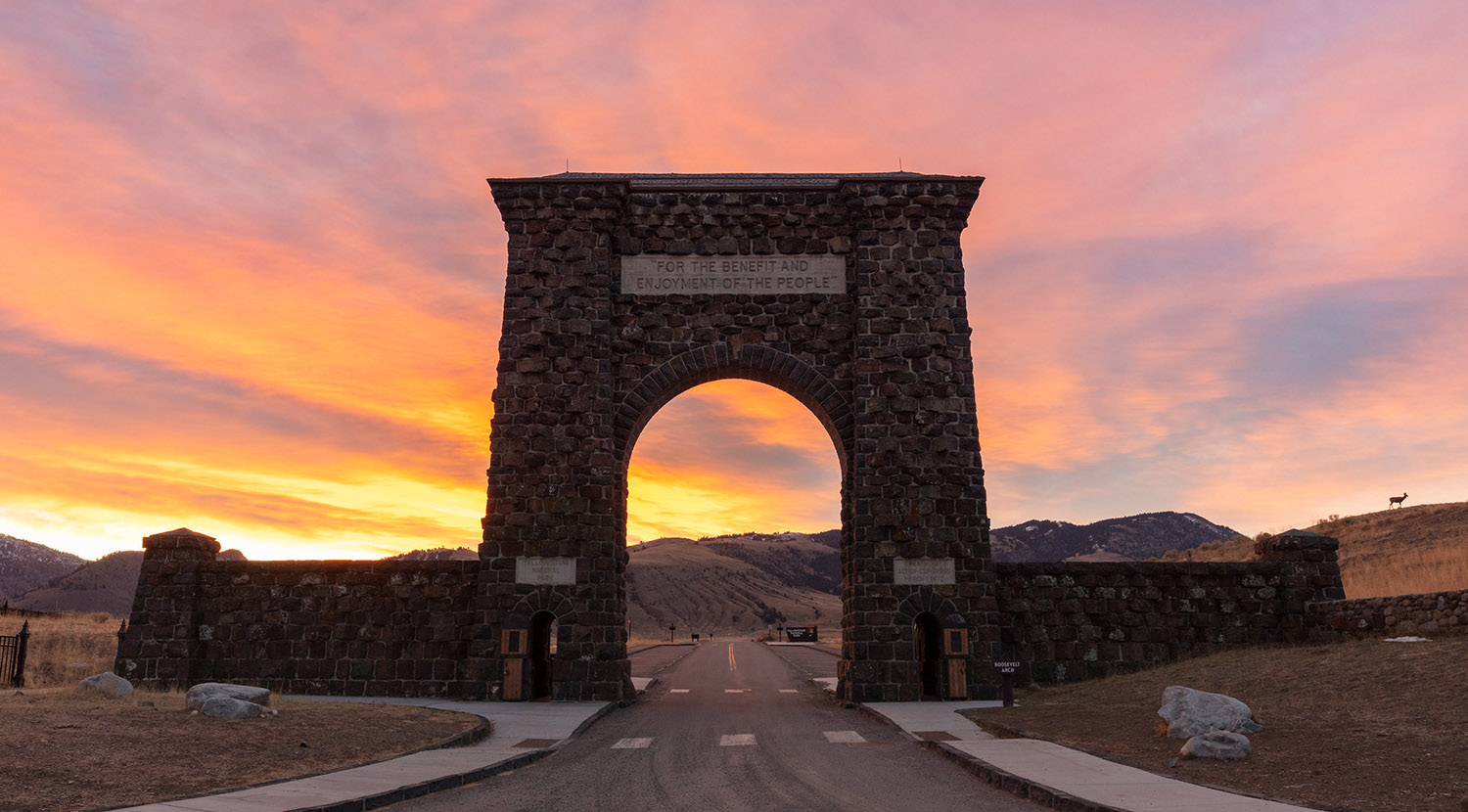Fall_Sunrise_Arch-NPS-Jacob_Frank