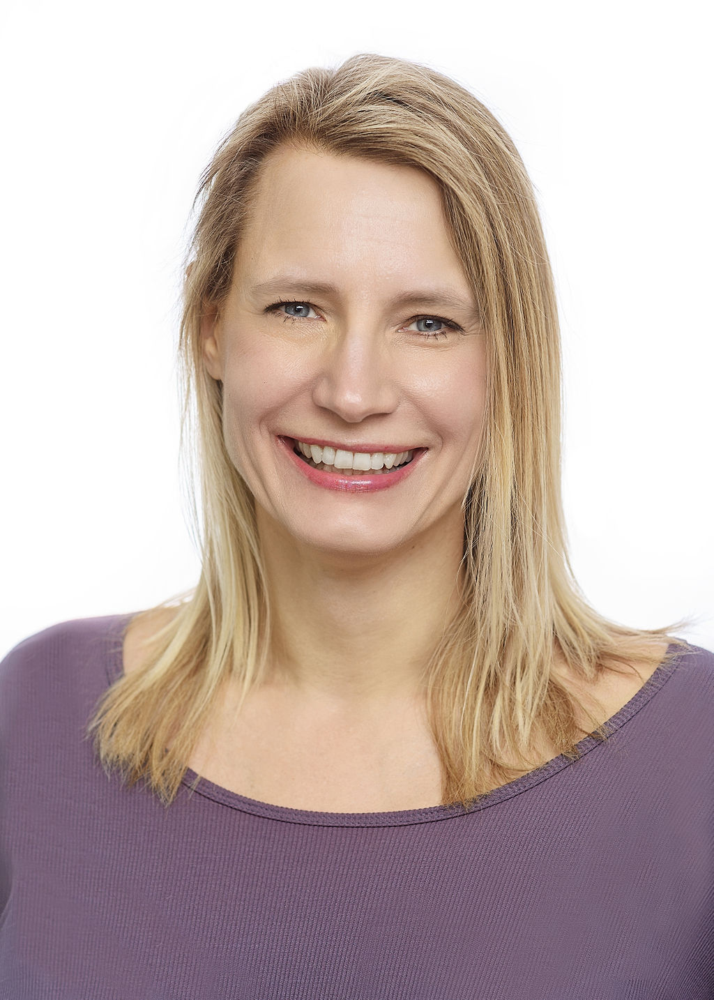 Laura Orvidas headshot