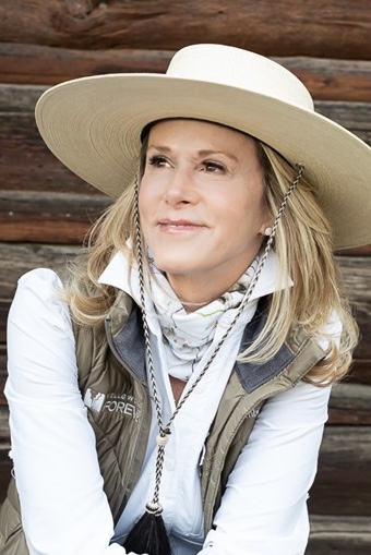 Elizabeth Webb headshot
