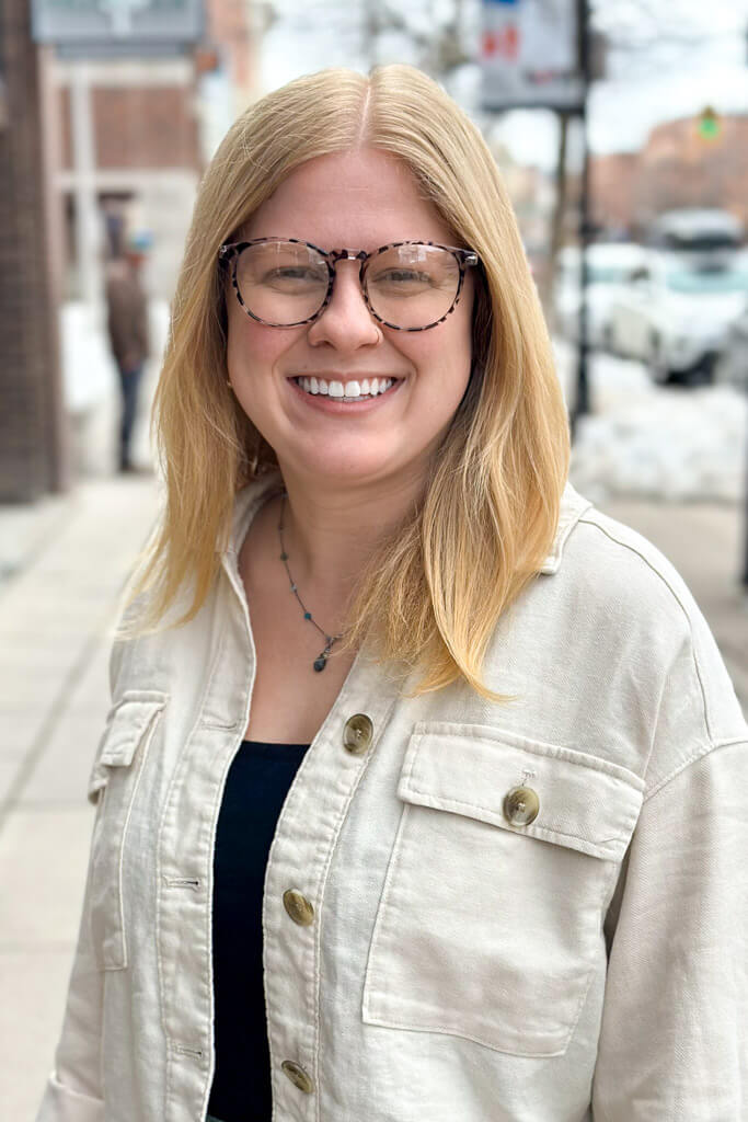 Caroline Jones Staff Headshot