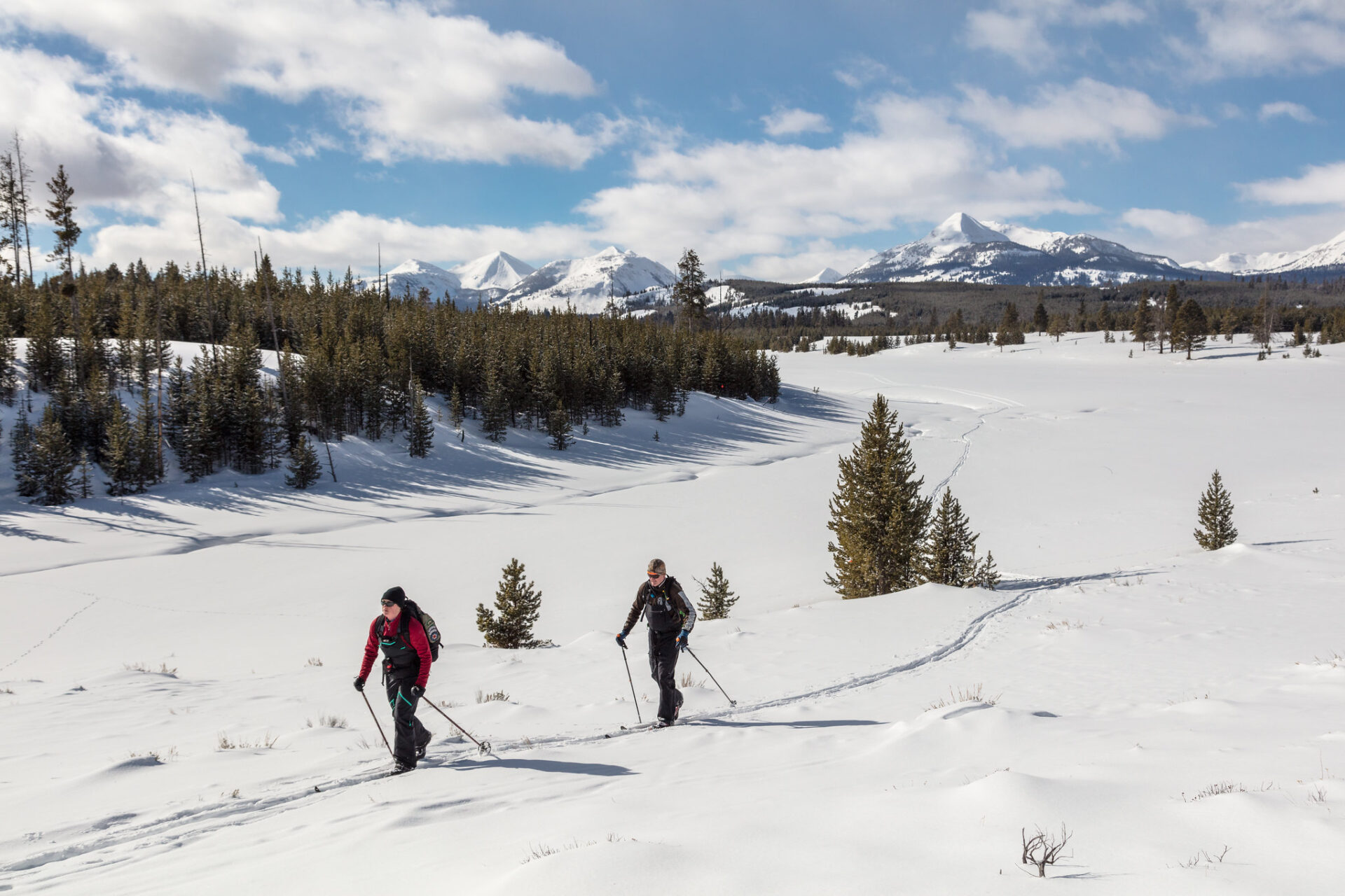 skiing-the-sheepeater-ski-trail-through-gardners-hole-yellowstone-nps-jacob-frank