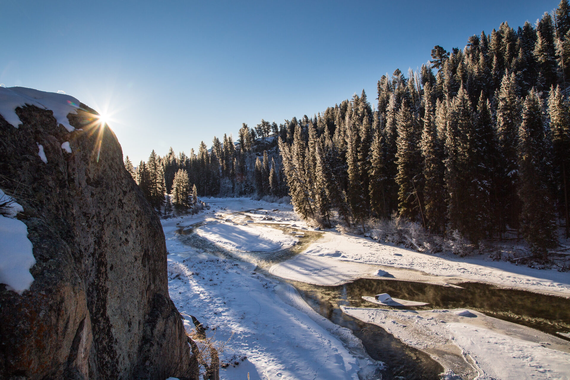 sunrise-at-zero-degrees-on-the-lamar-river-yellowstone-nps-neal-herbert-l