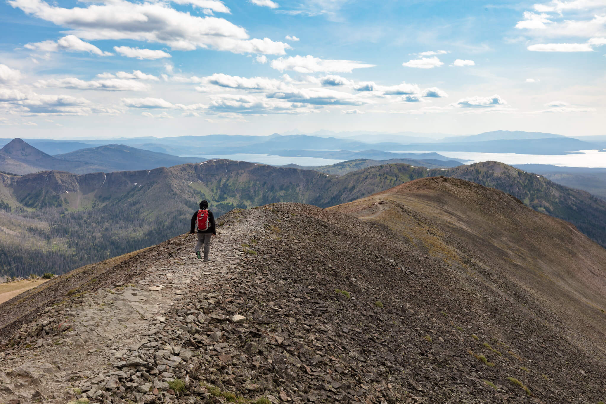hiker-headed-down-from-the-top-of-the-avalanche-peak-trail(2)-nps-jacob-frank-yellowstone-large (1) hiker-headed-down-from-the-top-of-the-avalanche-peak-trail(2)-nps-jacob-frank-yellowstone-large (1)
