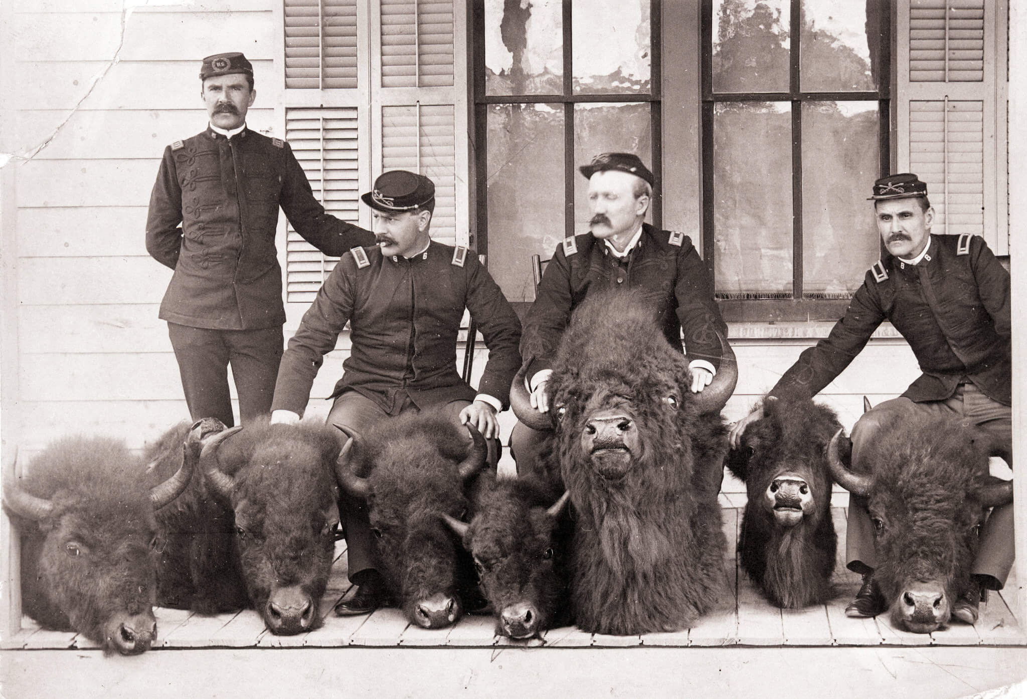 men-who-captured-poacher-howell-with-confiscated-bison-heads-nps-gandy-yellowstone-large